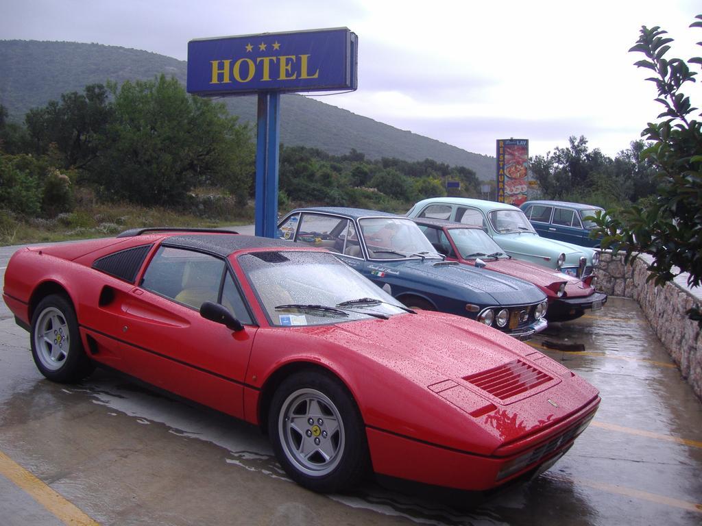 Hotel Zlatni Lav Martinšćica Eksteriør billede