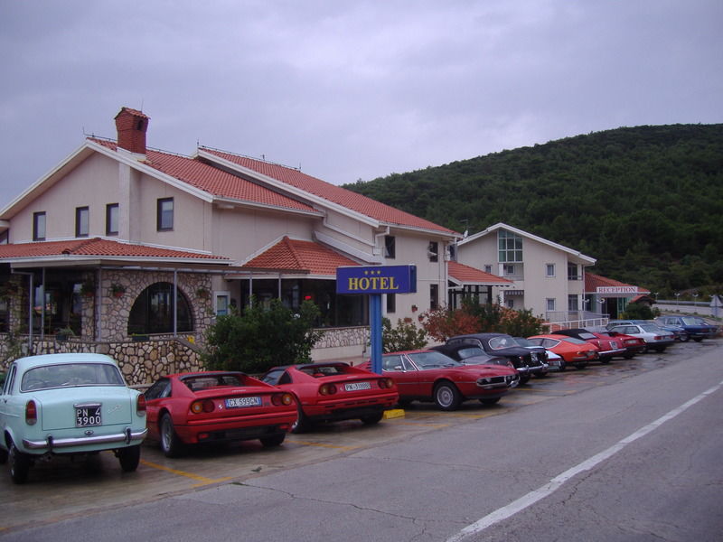 Hotel Zlatni Lav Martinšćica Eksteriør billede